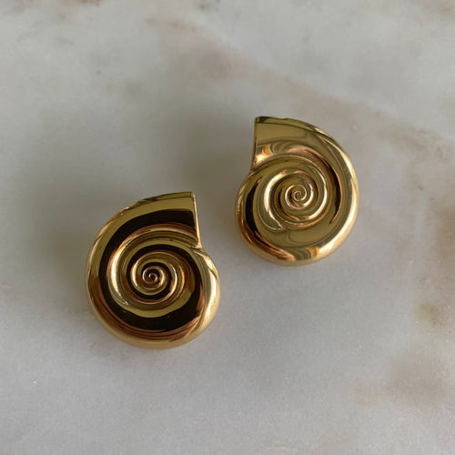 Oceania Shell Earrings 18k gold